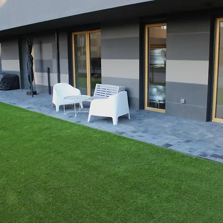 Nenufar Cracow Garden Parter Free Darmowy Parking Ogrod Netflix Klimatyzacja Kraków