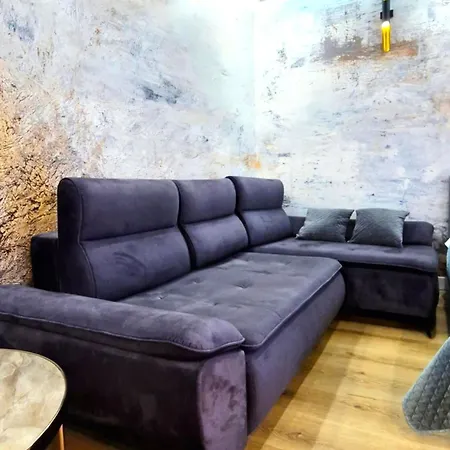 Luxury Blue Cascade Downtown Balcony Apartment