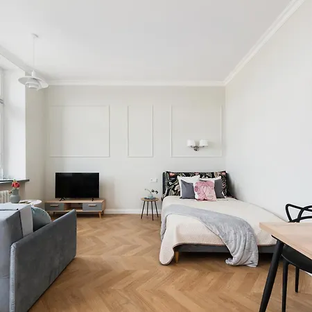 Azure Haven Old Town Apartment