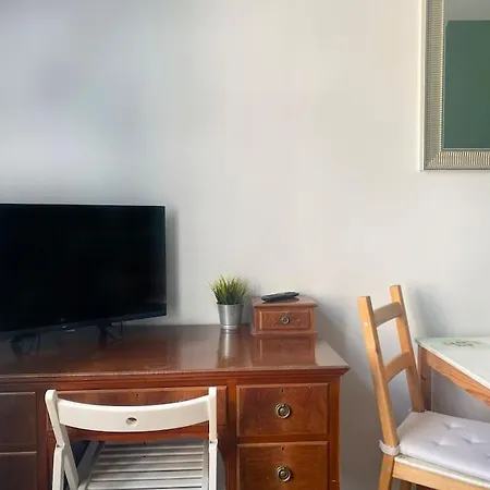 Apartment Large 89m2 Apartment, 3 Bedrooms And 2 Bathrooms *