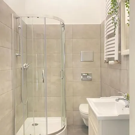 Large 89m2 Apartment, 3 Bedrooms And 2 Bathrooms * Krakow