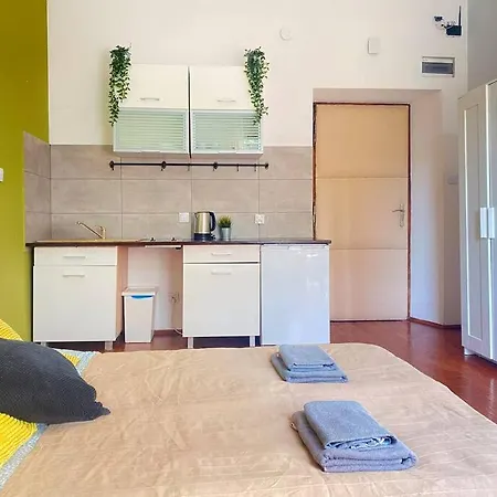 Apartment Large 89m2 Apartment, 3 Bedrooms And 2 Bathrooms *