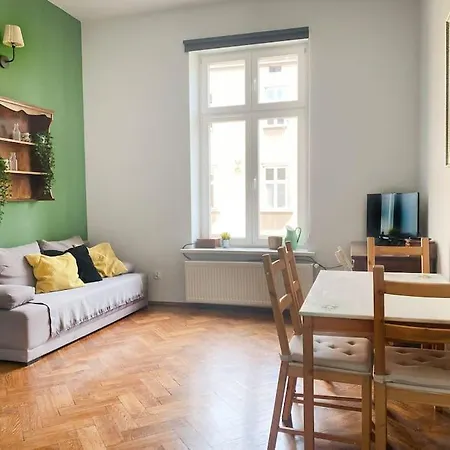 Apartment Large 89m2 Apartment, 3 Bedrooms And 2 Bathrooms *