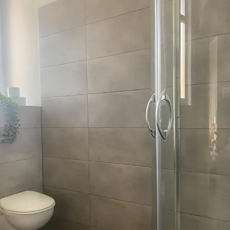 Apartment Large 89m2 Apartment, 3 Bedrooms And 2 Bathrooms *