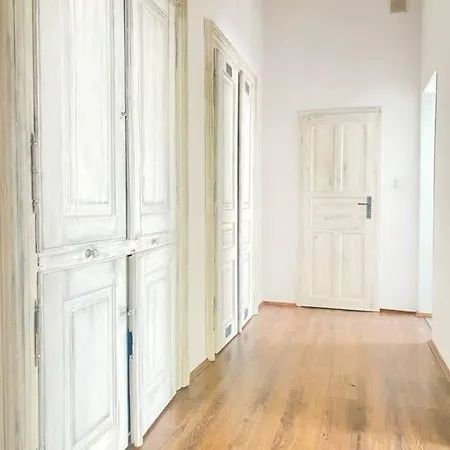 Apartment Large 89m2 Apartment, 3 Bedrooms And 2 Bathrooms Krakow