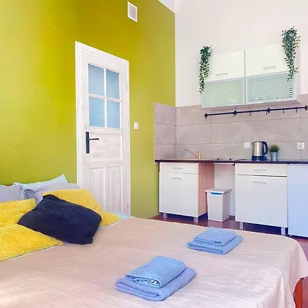 Large 89m2 Apartment, 3 Bedrooms And 2 Bathrooms Apartment Krakow