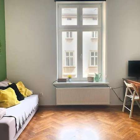 Large 89m2 Apartment, 3 Bedrooms And 2 Bathrooms Krakow