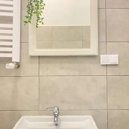 Large 89m2 Apartment, 3 Bedrooms And 2 Bathrooms Apartment *