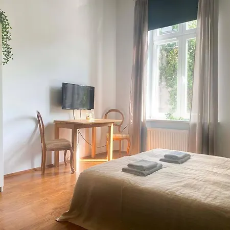 Large 89m2 Apartment, 3 Bedrooms And 2 Bathrooms Apartment Krakow