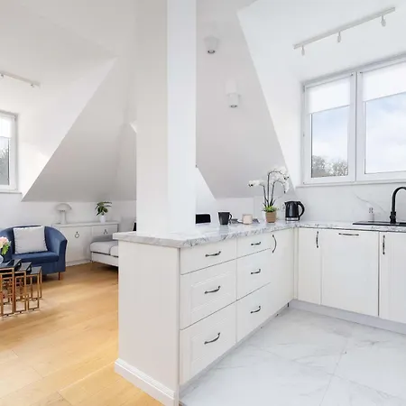 Apartment Jasny Z Parkingiem Obok Blon Krakowskich By Renters