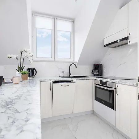 Apartment Jasny Z Parkingiem Obok Blon Krakowskich By Renters