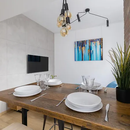 Apartment Turquoise With Balcony & Air Conditioning By Renters Krakow