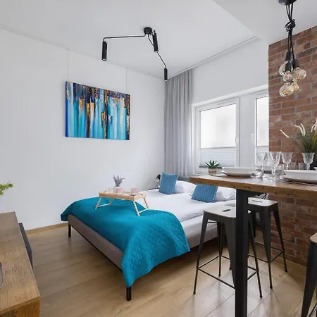 Turquoise With Balcony & Air Conditioning By Renters * Krakow