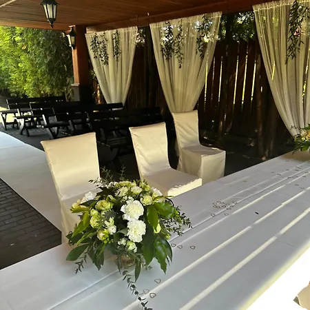 Dworek Złoty Róg I Restauracja Hotel