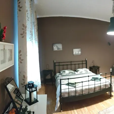 Elpida Apartment *