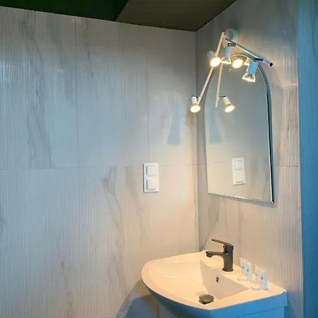 To Be Hotel Krakow Hostel *