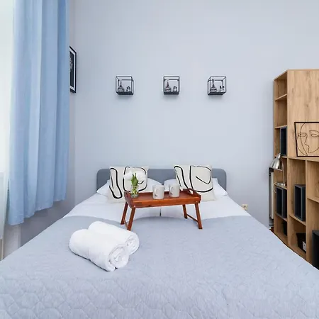 Apartment Podwale Uj Downtown Cracow By Renters Krakow