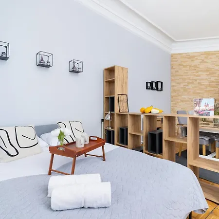 Apartment Podwale Uj Downtown Cracow By Renters