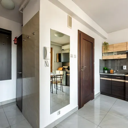 Apartment Charming With Air Conditioning For Couples In The Center