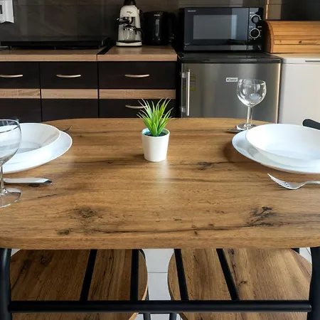 Charming With Air Conditioning For Couples In The Center Krakow