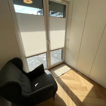 Nenufar Cracow Garden Parter Free Darmowy Parking Ogrod Netflix Klimatyzacja Apartament