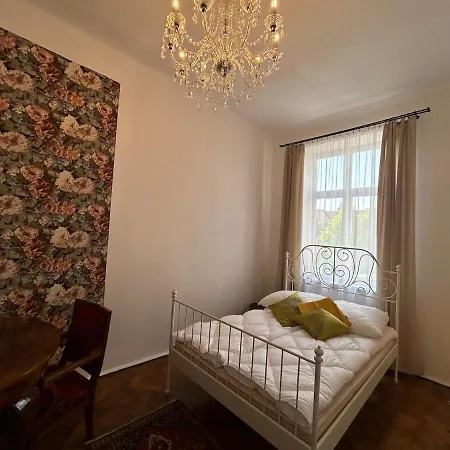 Apartment Old Town - 2 Bedrooms Soltyka Str S3 Krakow