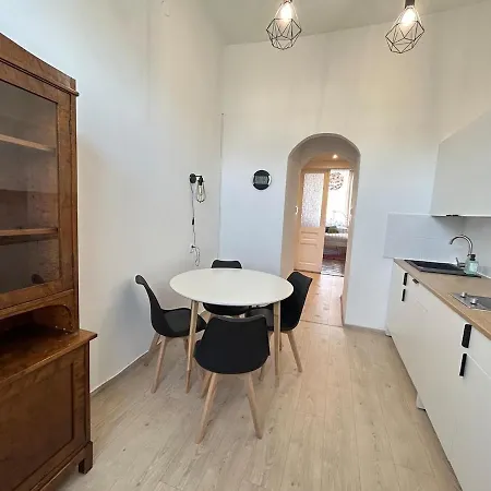 Old Town - 2 Bedrooms Soltyka Str S3 Apartment