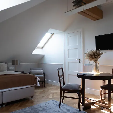 Avanti Aparthotel
