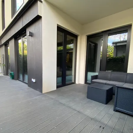 Deluxe Industrial Free Parking, Swimming Pool, Sauna & Gym *