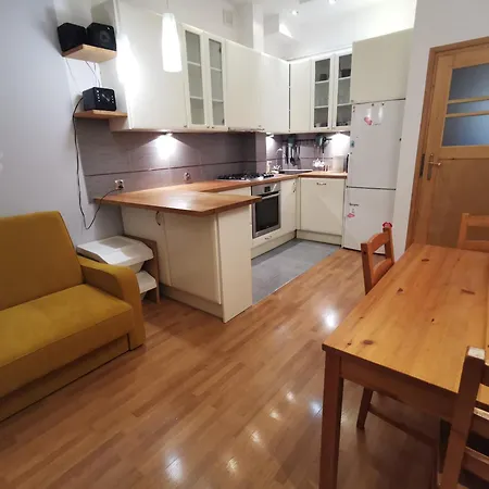 Cozy Spacious With Balcony Apartment Krakow