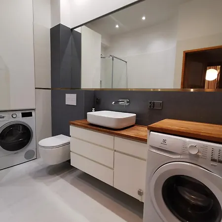 Apartment Cozy Spacious With Balcony Krakow
