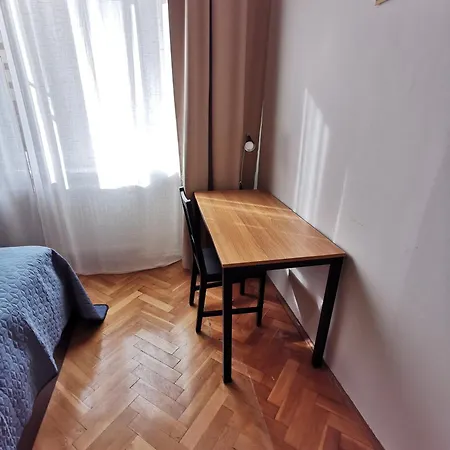 Apartment Cozy Spacious With Balcony *