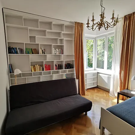 Cozy Spacious With Balcony Apartment *