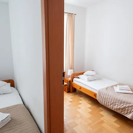 Goscinne Dom Sw. Szymona Homestay