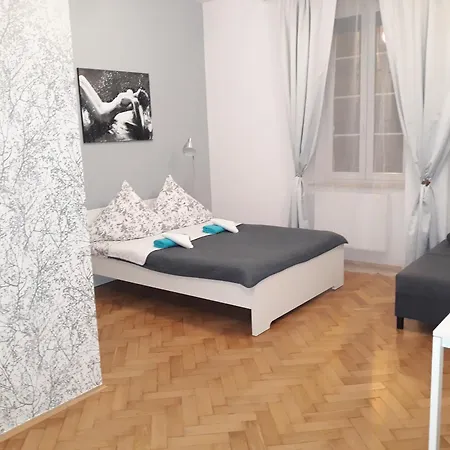 On Miodowa Apartment Krakow