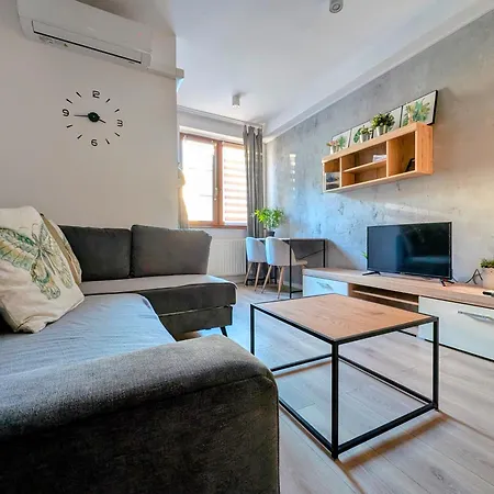 Apartment Krolowej Jadwigi 9 By Homeprime *
