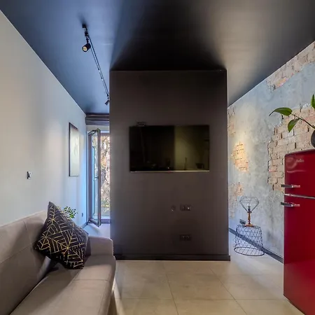 A Charming Loft In The Heart Of With Free Parking
