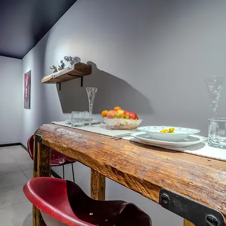 Apartment A Charming Loft In The Heart Of With Free Parking *