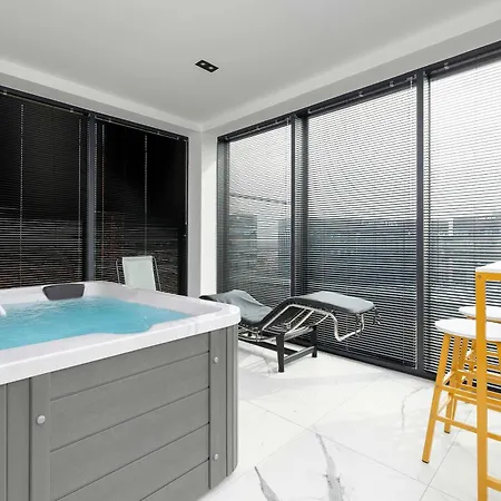 Dwupoziomowy W Krakowie Z Sauna, Jacuzzi, Parkingiem I Tarasem By Renters Prestige Apartament