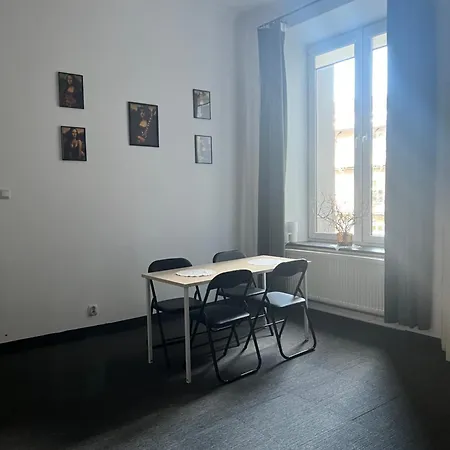 Uno Hostel