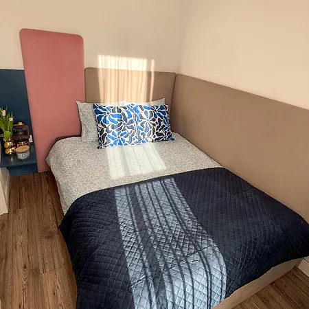 Royal Blue Place Cracow Apartment *