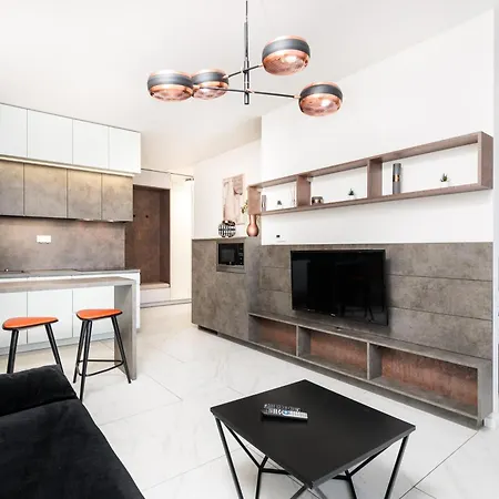 Apartment Of The Kings-copper Nest
