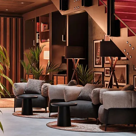 Radisson Red & Radisson Red Apartments, Ξενοδοχείο