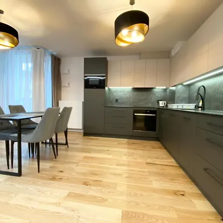 Vistula Avenue Free Parking, Swimming Pool, Sauna & Gym