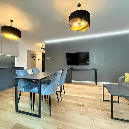 Vistula Avenue Free Parking, Swimming Pool, Sauna & Gym