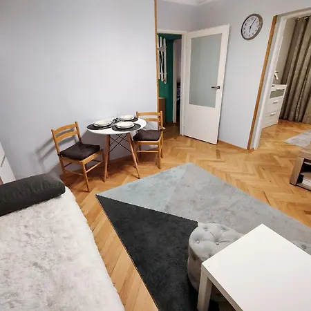 New Fifth Apartment *