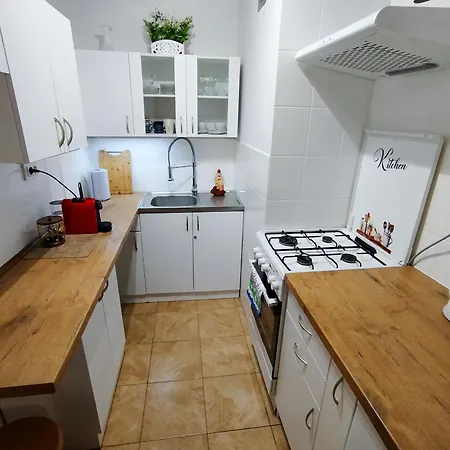 New Fifth Apartment *