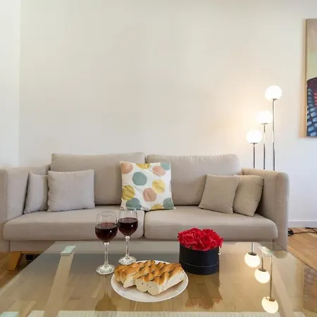 Bright Rose Apartment