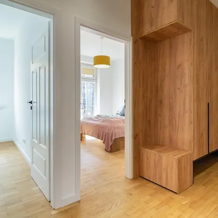 Bright Rose Apartment