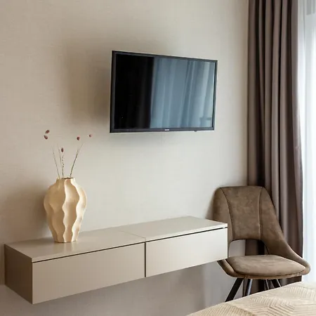 Iron Apartament *